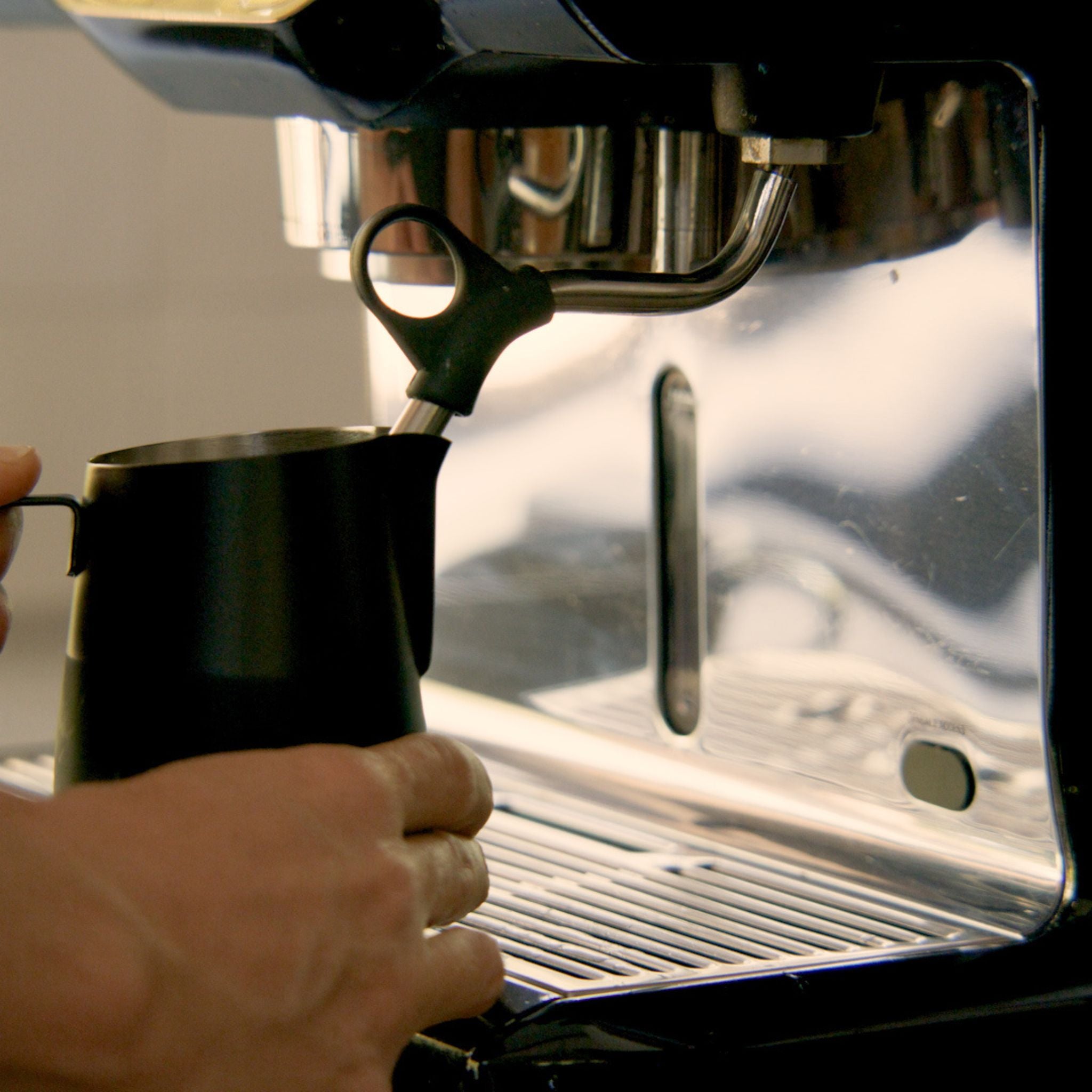 ブラック 600ml エスプレッソミルク泡立てジャグ