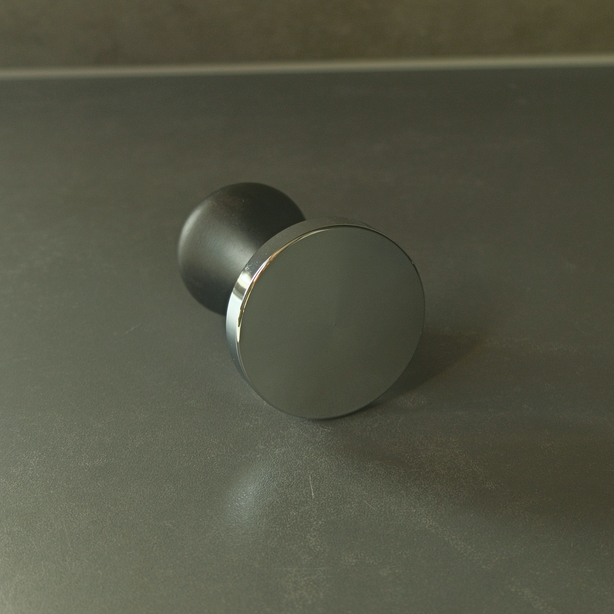 Black Tamper Timber 58mm