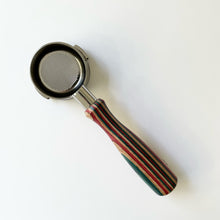 画像をギャラリービューアに読み込む, A bottomless portafilter with a premium wooden handle and stainless steel body, designed for Breville series 9 coffee machines.
